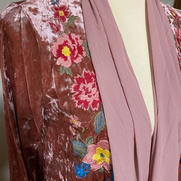 Last one stunning Embroidered cardigan - Picture 10 of 13